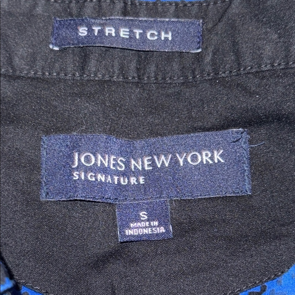 10/$35-𝐉𝐎𝐍𝐄𝐒 𝐍𝐄𝐖 𝐘𝐎𝐑𝐊 𝐒𝐓𝐑𝐄𝐓𝐂𝐇 𝐁𝐔𝐓𝐓𝐎𝐍 𝐃𝐎𝐖𝐍 𝐒𝐇𝐈𝐑𝐓 - Picture 3 of 4